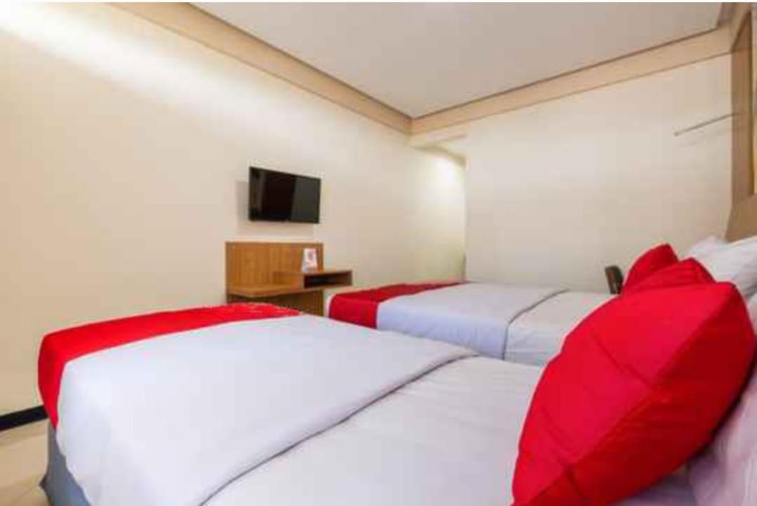 בוגור Delaga Biru Convention Hotel מראה חיצוני תמונה